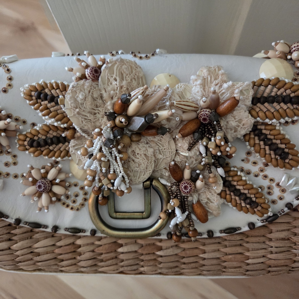MARY FRANCES Elegant White and Tan Woven Handbag - Picture 4 of 16
